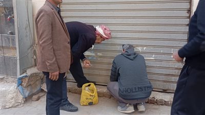 ضبط لحوم وإعدام أغذية غير صالحة وتحرير 37 محضرًا وقرارات غلق وإنذار بنجع حمادي