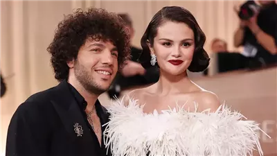 سيلينا جوميز تتحدث عن التشخيص الخاطئ لحالتها النفسية ورحلتها نحو الشفاء