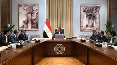 رئيس الوزراء يتابع الموقف التنفيذي لمشروعات المنطقة الاقتصادية لقناة السويس