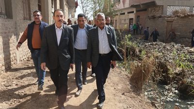 في استجابة لنداء أهالي فزارة.. محافظ سوهاج يحل مشكلة القرية