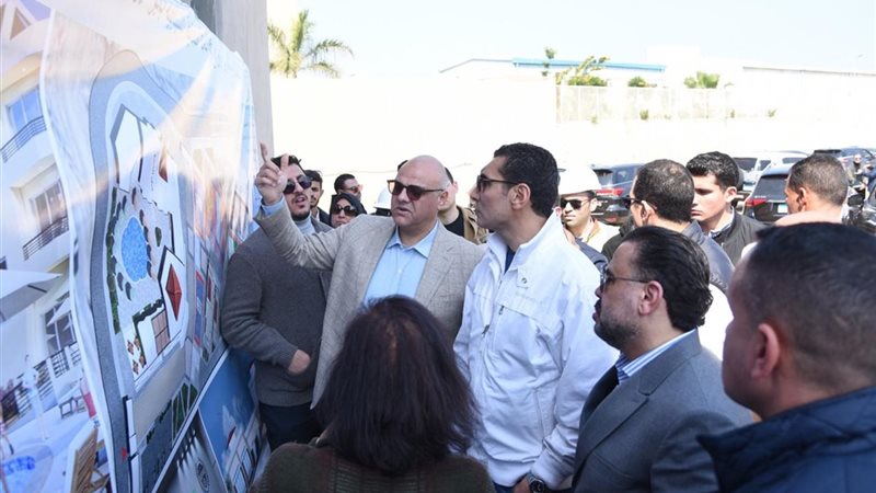 وزير الشباب و محافظ