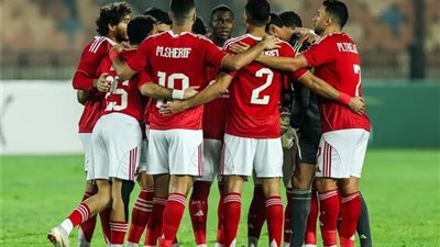 نائب رئيس الإسماعيلي السابق: غرفة ملابس الأهلي تعاني بسبب فروق الرواتب