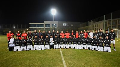 أبو ريدة يجتمع بمنتخب 2009 لدعم الفريق قبل خوض التصفيات الأفريقية