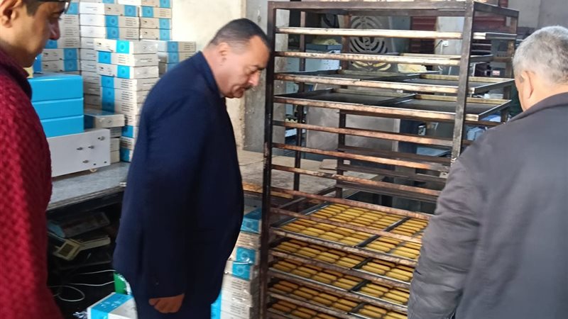 ضبط طن بسكويت والف