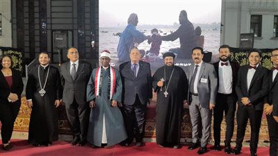 توافد القيادات السياسية ورموز المجتمع على الوفد لحضور أمسية 