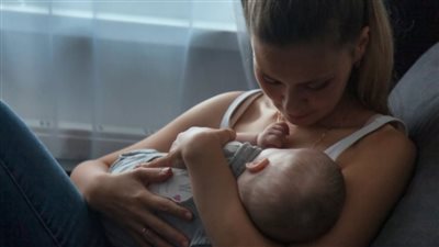 نصائح لمعرفة الوقت المناسب لنقل المولود أثناء الرضاعة دون مشاكل
