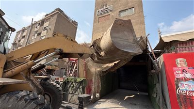 إزالة 4 أكشاك و30 تندة في حملة إشغالات ونظافة بمدينة الخانكة
