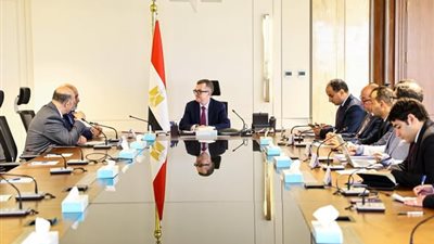 وزير التخطيط يبحث مع البنك الدولي تعزيز الشراكة ودعم التنمية المحلية