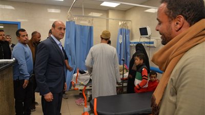 محافظ أسيوط يفاجئ العاملين بمستشفى منفلوط المركزي الجديد بجولة ميدانية لمتابعة