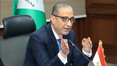الأنصاري يقرر إعفاء رؤساء الوحدات المحلية بالكوم الأحمر وبرطس وإحالتهم للتحقيق