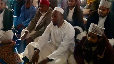 الشيخ أحمد لوكوس يستعرض تجربته الشخصية في رحلة الهداية بمسجد البحوث الإسلامية 