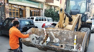 تنظيم حملة مكبرة لرفع 143 حالة إشغال وتعدى على حرم الطريق بمناطق أسوان 