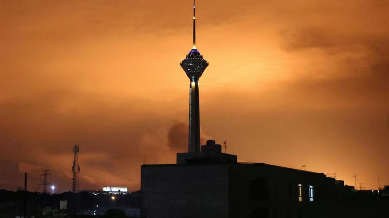 سماء طهران 