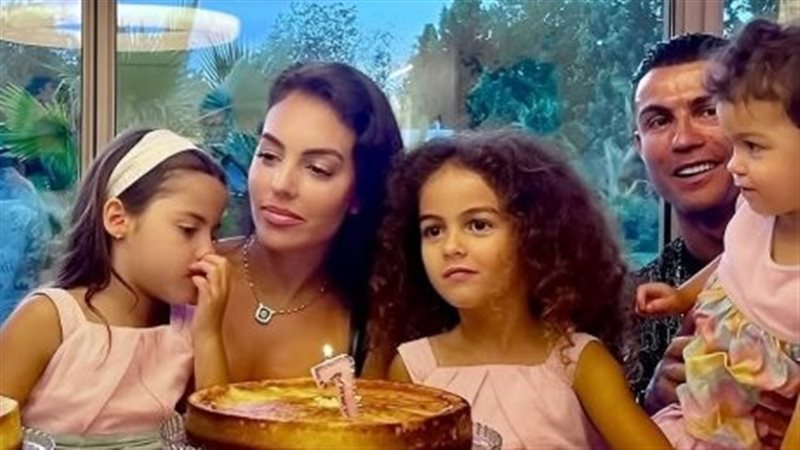 رونالدو مع عائلته
