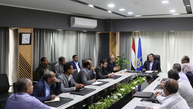محافظ أسوان يترأس