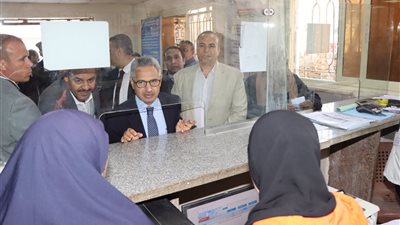 محافظ بني سويف يتابع سير العمل في بملف التصالح خلال زيارته لمدينة الفشن