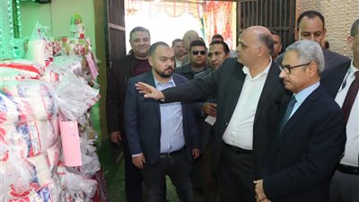 محافظ بني سويف يتفقد منفذ السلع بالفشن ويشدد على المتابعة والرقابة