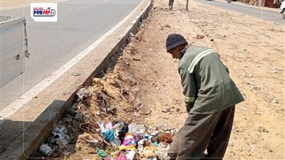 حملات مكثفة للنظافة ورفع الإشغالات وتحسين كفاءة الطرق بمركزي الفيوم والصديق 