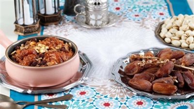 طريقة عمل أم علي بالقشطة والفواكه بخطوات سهلة في المنزل