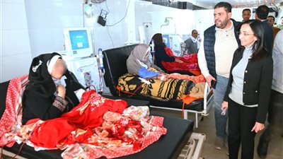 محافظ البحيرة تتفقد وحدة غسيل الكلى وبنك الدم بمستشفى أبو حمص المركزي