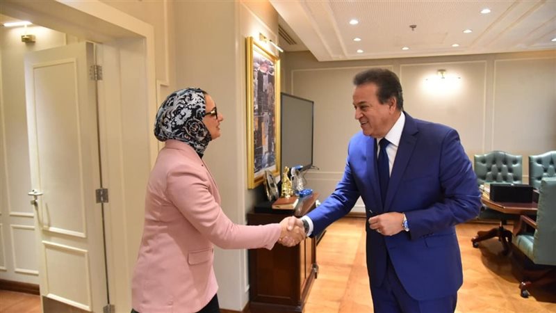 وزير الصحة ومحافظ