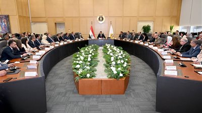 وزير الصناعة يوجه بتعظيم الخامات المحلية وتبني التكنولوجيا الحديثة