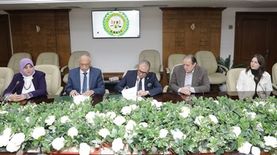 «الرقابة على الصادرات» وغرفة الملابس تتفقان على تيسير فحص المنسوجات
