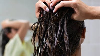 4 علاجات طبيعية لتقوية الشعر ومنع التقصف في المنزل