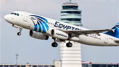 مصر للطيران تهيب بعملائها مراجعة مواعيد رحلاتهم تزامنا مع بدء التوقيت الصيفي