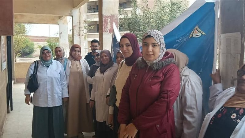 قافلة طبية بجامعة