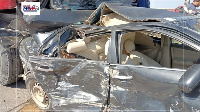 تصادم 13 سيارة بالطريق