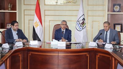محافظ بني سويف يعلن خطة عاجلة لترشيد الطاقة وضبط الأسواق