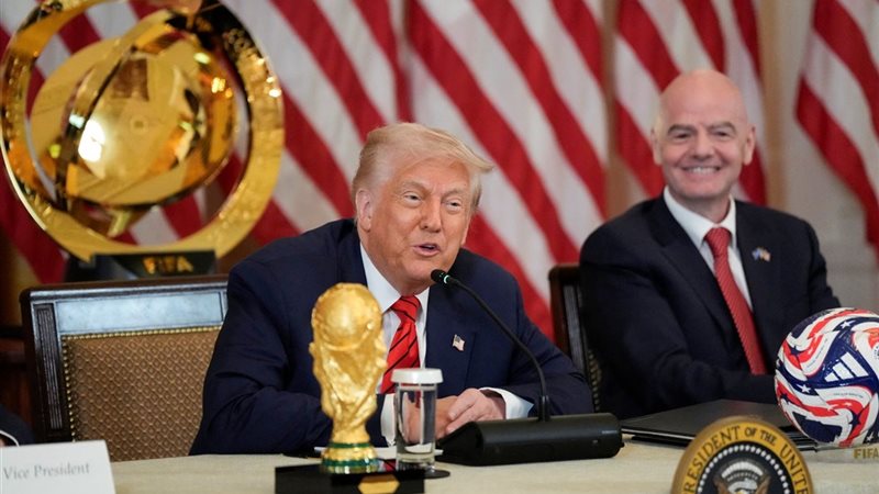 ترامب ورئيس الفيفا