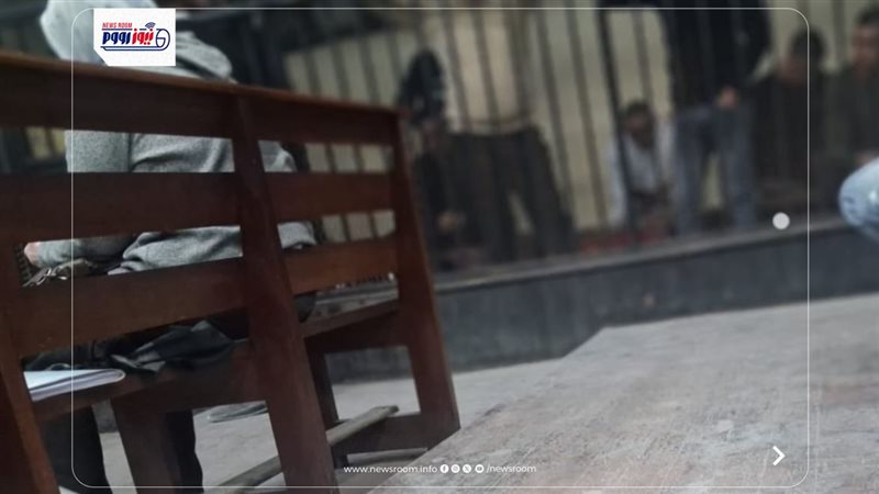 مداهم خلال جلسة محاكمته