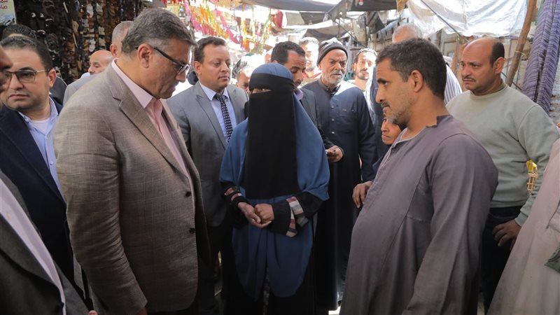 محافظ قنا