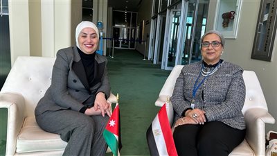 اجتماع أمل عمار السيدة مع وفاء بني مصطفى وزيرة التنمية الاجتماعية بالاردن