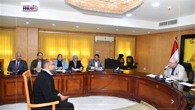 محافظ الفيوم يوجه بسرعة مراجعة الموقف القانوني لمستحقي البيت الريفي بالريان
