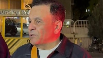بشنطة سعرها 5,559 دولار أمريكي.. محمد فؤاد يقدم العزاء في والد خالد تاج الدين 