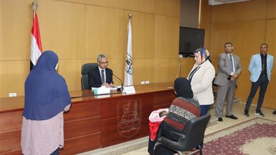 محافظ بني سويف يناقش مطالب وشكاوى واحتياجات الأهالي في 4 قرى