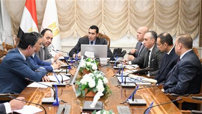 وزير الرياضة يوجه بترشيد الإنفاق وفتح مسارات جديدة للعمل مع القطاع الخاص