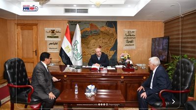 محافظ الفيوم يستقبل وفد حزب التجمع للتهنئة بتجديد ثقة القيادة السياسية