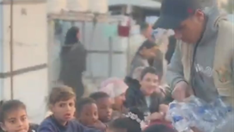 توزيع وجبات في غزة