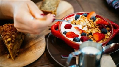 هل تبدأ يومك بشكل صحيح؟ أسرار فطور صحي يمنحك طاقة طوال اليوم