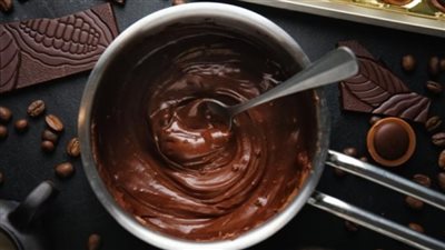بدل الجاهزة.. طريقة تحضير شوكولاتة العيد في المنزل
