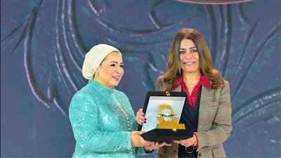 القومي للمرأة يحتفي انتصار السيسي تكرم السيدة مي محمد ونهى صبري 