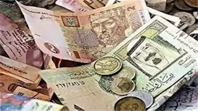 العملات