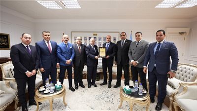 محافظ أسيوط يستقبل وفد نادي القضاة ويؤكد على التعاون بين مؤسسات الدولة