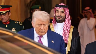 نيويورك تايمز: ولي العهد السعودي ينصح ترامب بمواصلة ضرب الإيرانيين بقوة