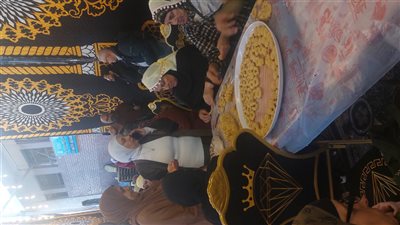 كرموز تحتفل بالعيد: طن كعك وبسكويت يُوزع على الأهالي في احتفالية جماعية