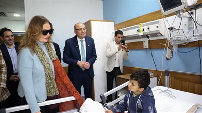 بحضور يسرا.. السفير التركي بالقاهرة صالح موطلو شن يزور مستشفى الناس الخيري 